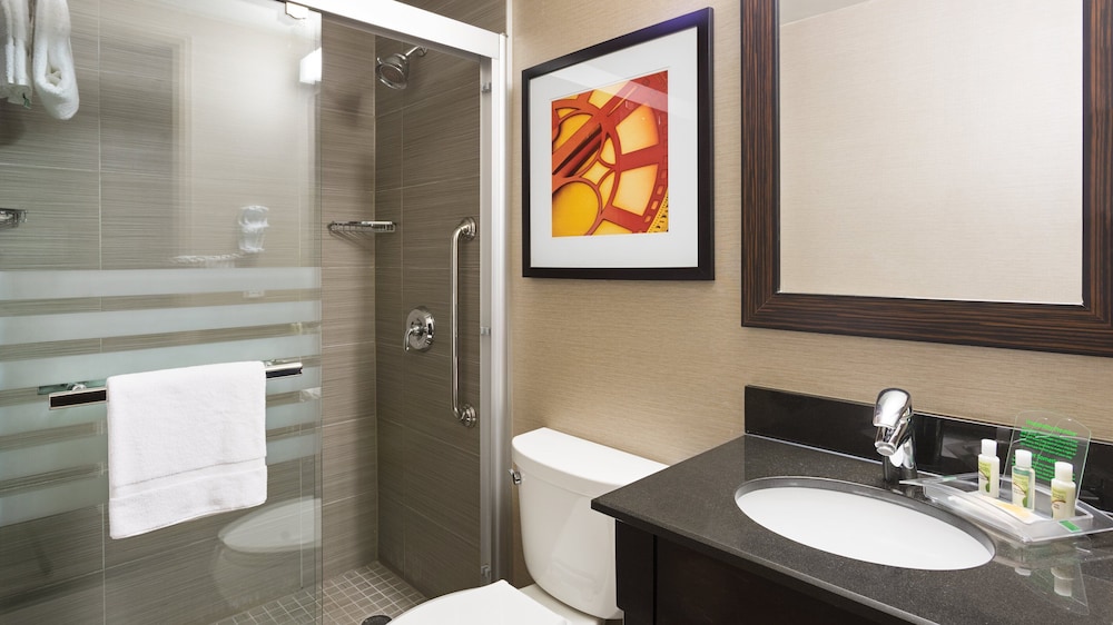 Standard Room, 2 Double Beds (Mid Floor)