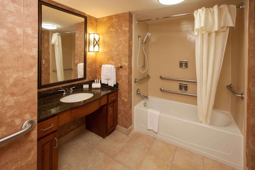 Suite, Accessible, Non Smoking - Photo 6