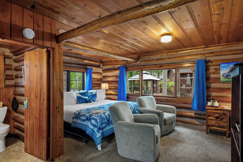 Comfort Cabin, 1 King Bed (Cabin 4)