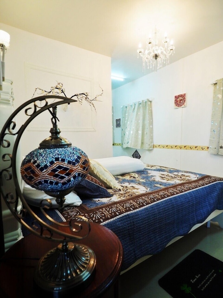 Deluxe Suite - Photo 5