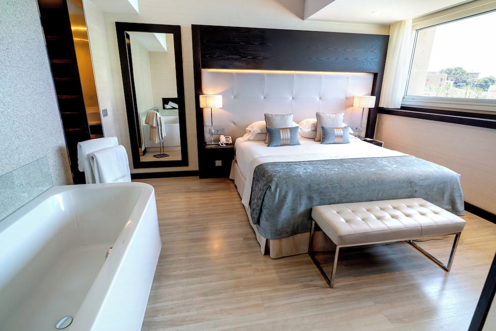 Penthouse Suite thumbnail 5
