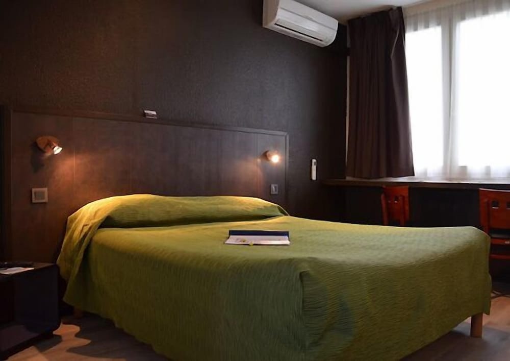 Standard Double Room photo 3