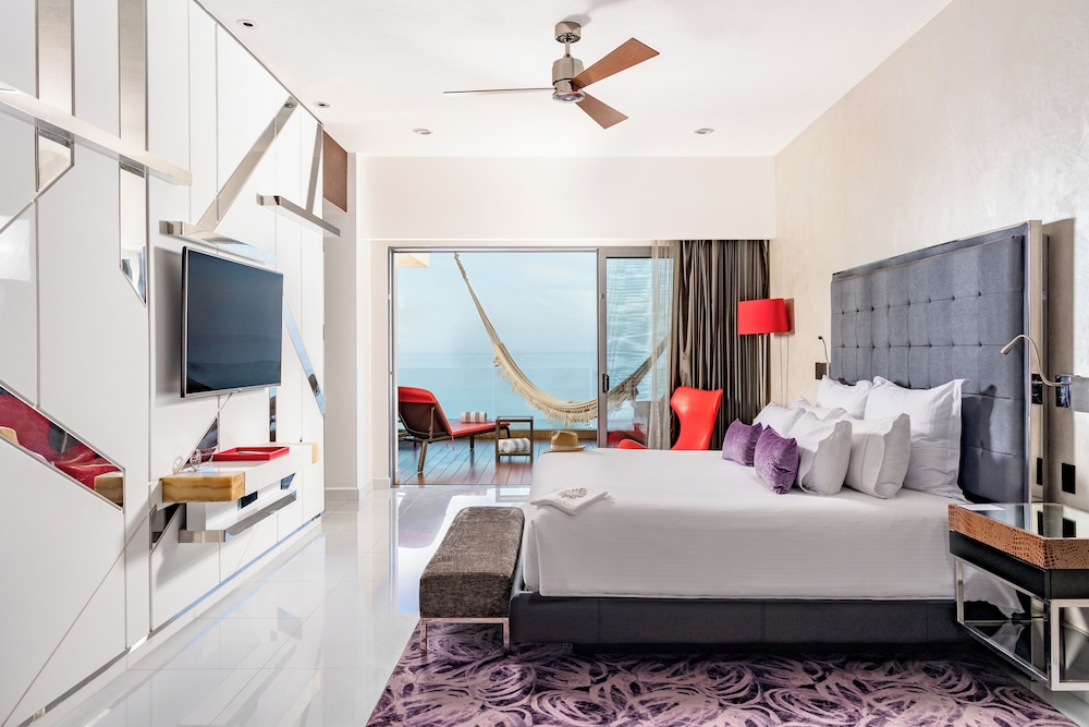 Suite North