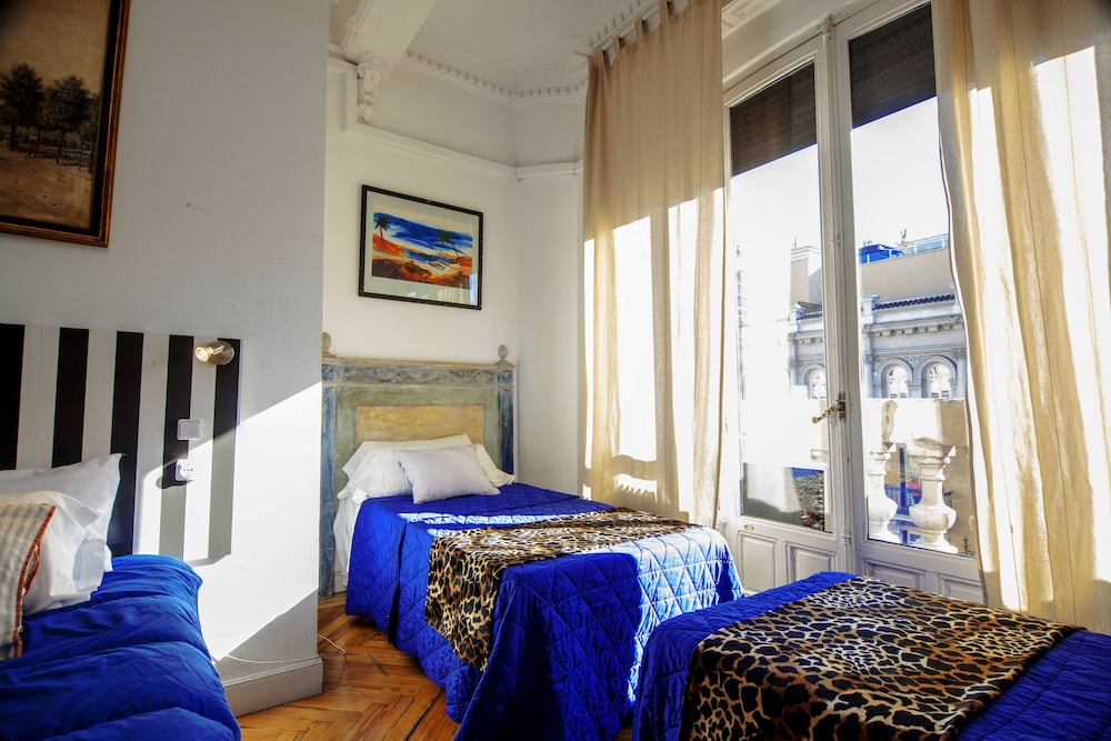 Family Studio Suite, Refrigerator & Microwave, Tower