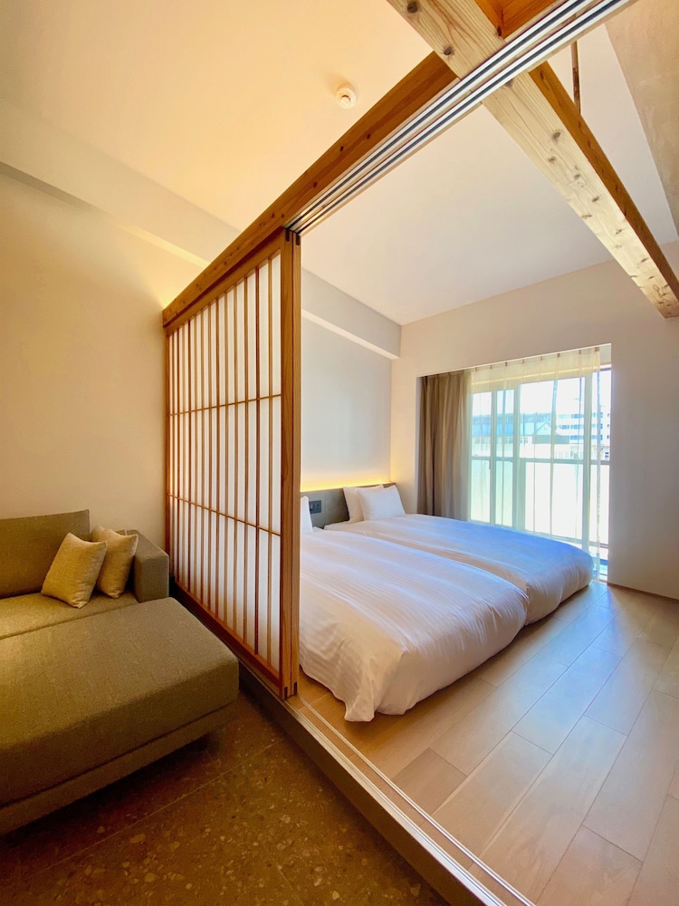 Penthouse Room - Photo 6