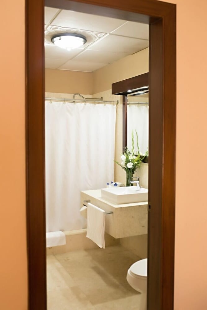 Standard Twin Room photo 3