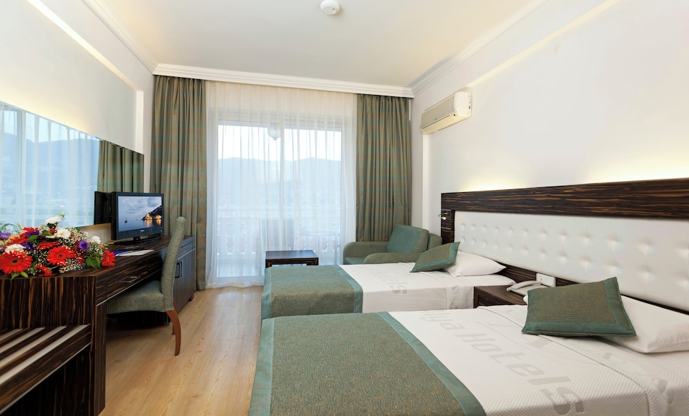 Standard Double or Twin Room photo 3
