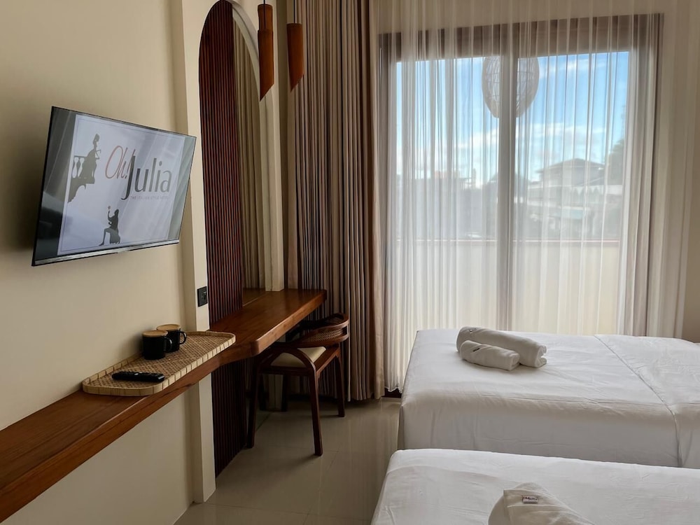 Deluxe Double or Twin Room, Balcony, Bay View