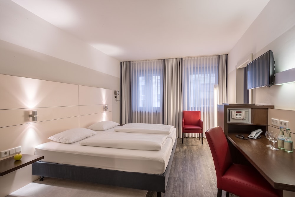 Standard Double or Twin Room, 1 Double Bed photo 2