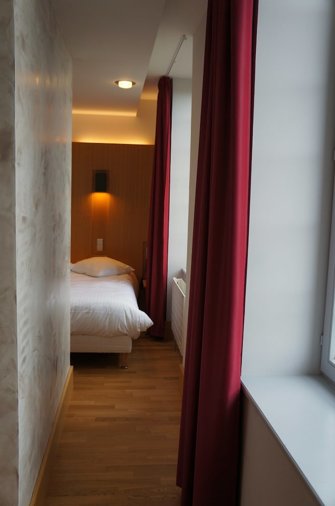 Double or Twin Room - Photo 3