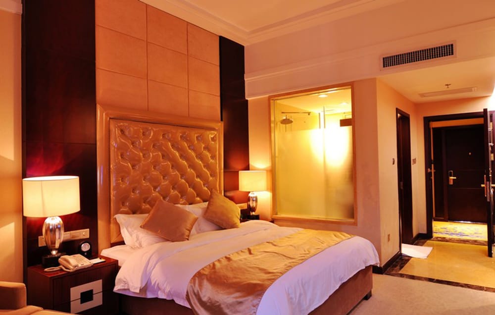Deluxe King Room