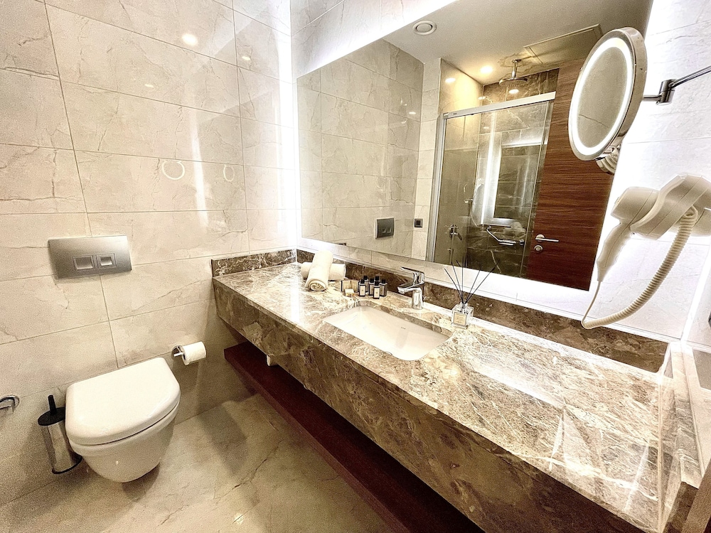Superior Double Room, River View - Photo 4