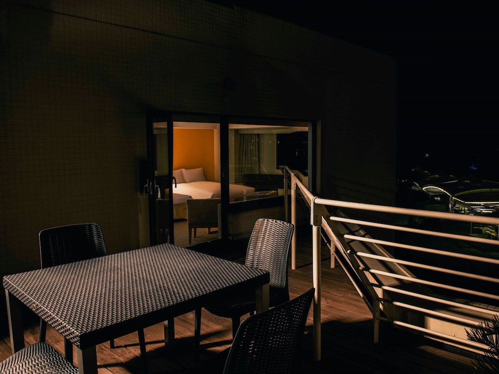 Standard Superior Balcony Twin
