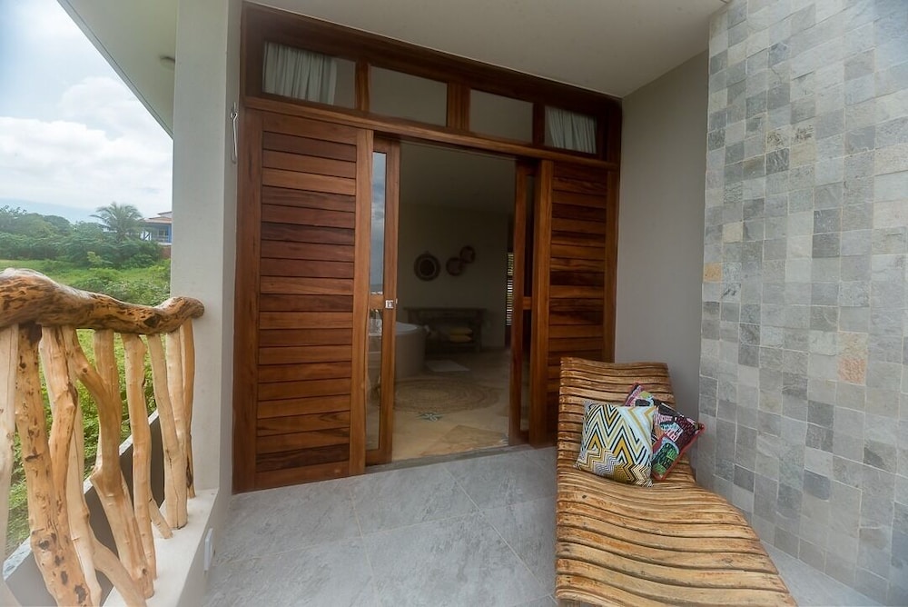 Design Double Room, 1 King Bed, Sea View photo 2