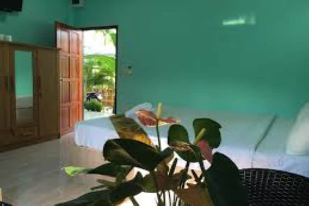 Standard 1st Floor photo 2