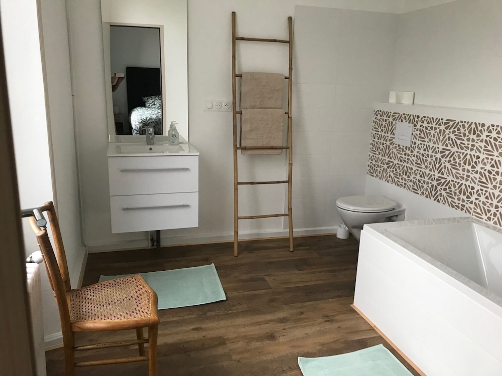 Double or Twin Room, Bathtub photo 2