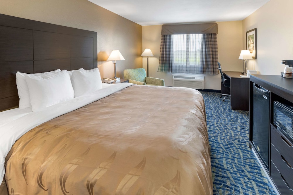 Suite, 1 King Bed with Sofa bed, Non Smoking (Upgrade) - Photo 2