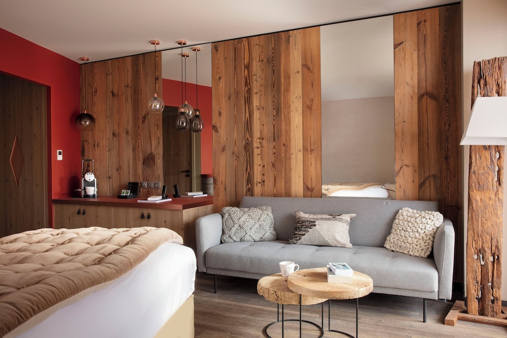 Prestige Room