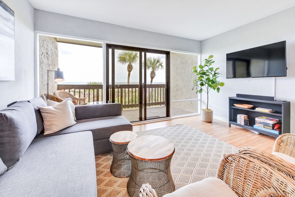 Condo (2 Bedrooms)