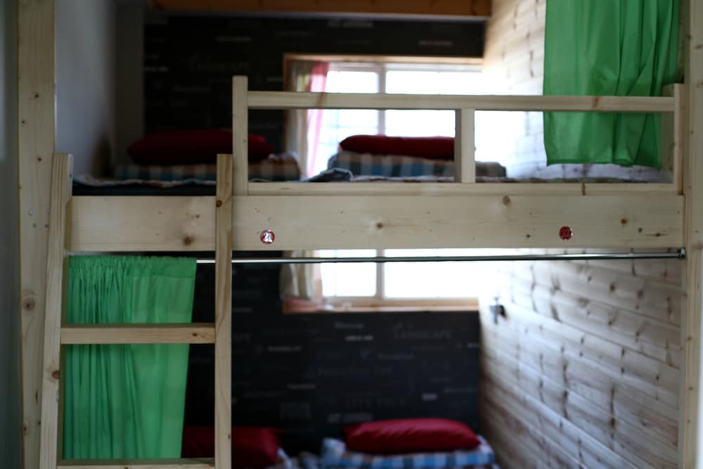 2 Beds Capsule, Women Only photo 3
