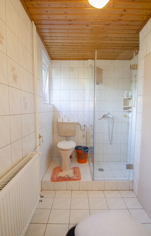 Standard Double Room, Shared Bathroom photo 3
