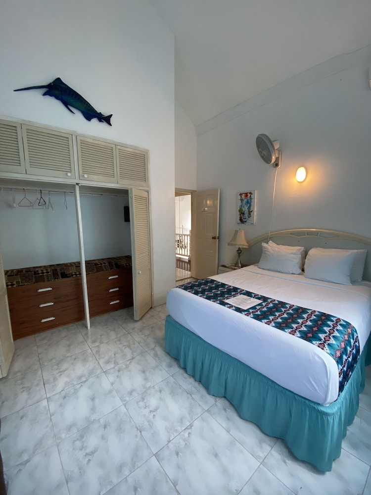 Standard Room, 1 Queen Bed, Bathtub, Sea View