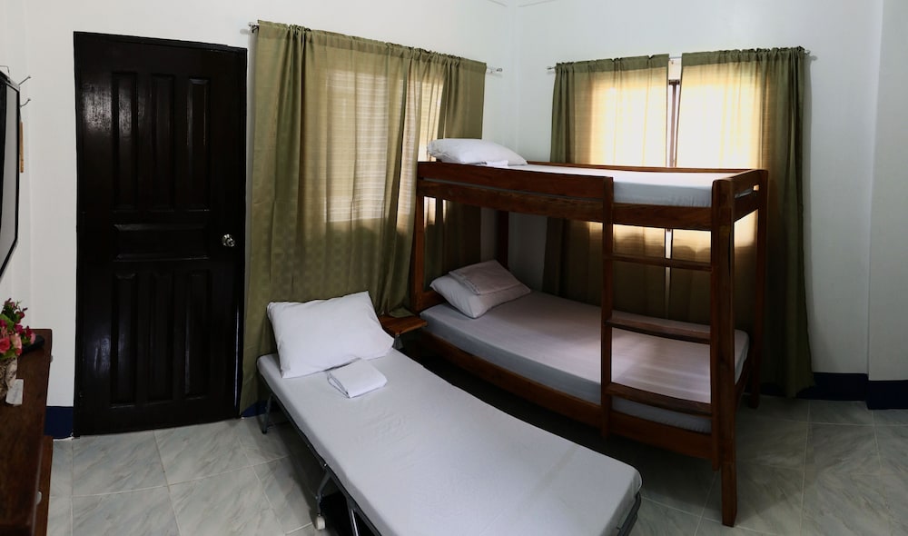 Standard Triple Room - Photo 1