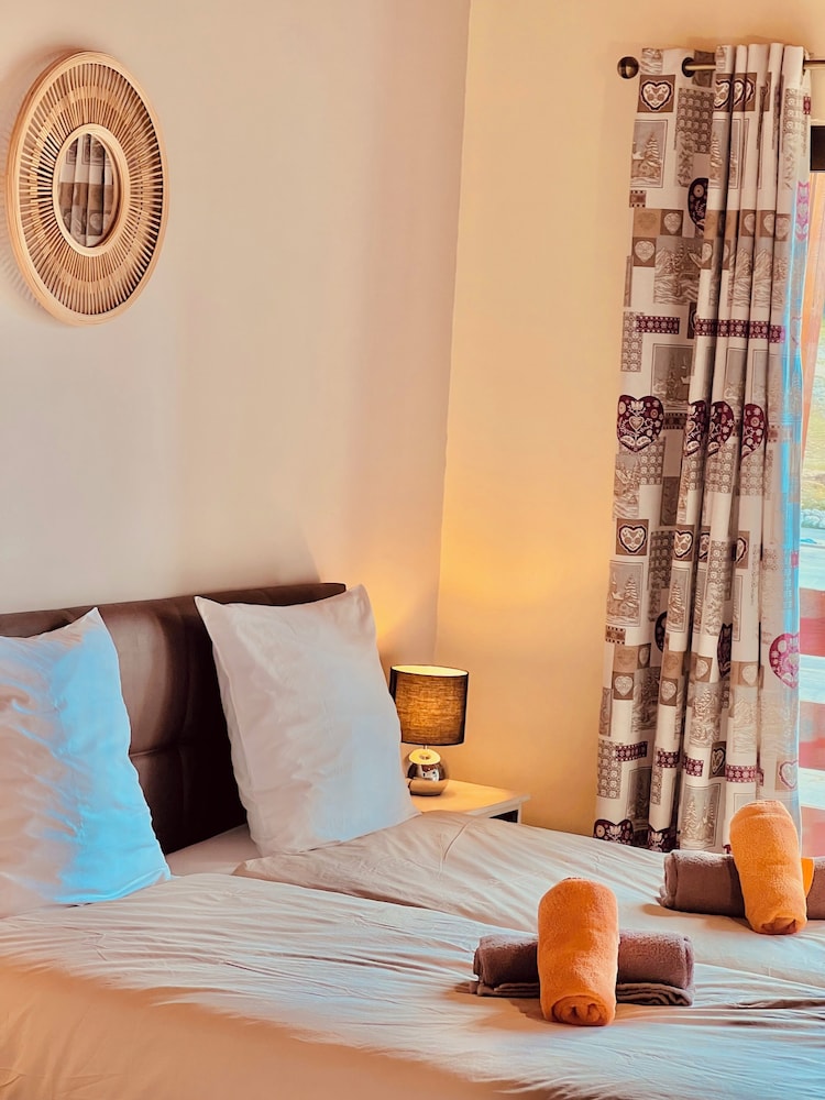 Standard Twin Room, Balcony, Mountain View photo 2
