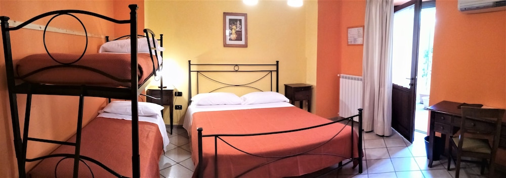 Basic Quadruple Room, Multiple Beds - Photo 3