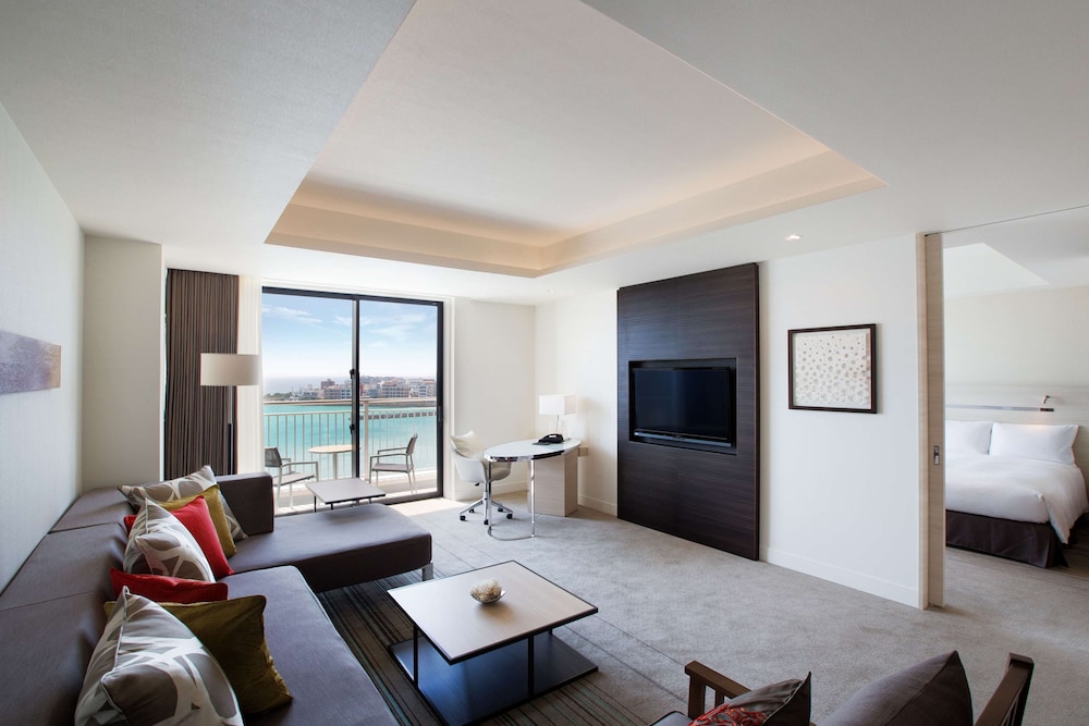 King One Bedroom Suite with Ocean View - Balcony photo 3