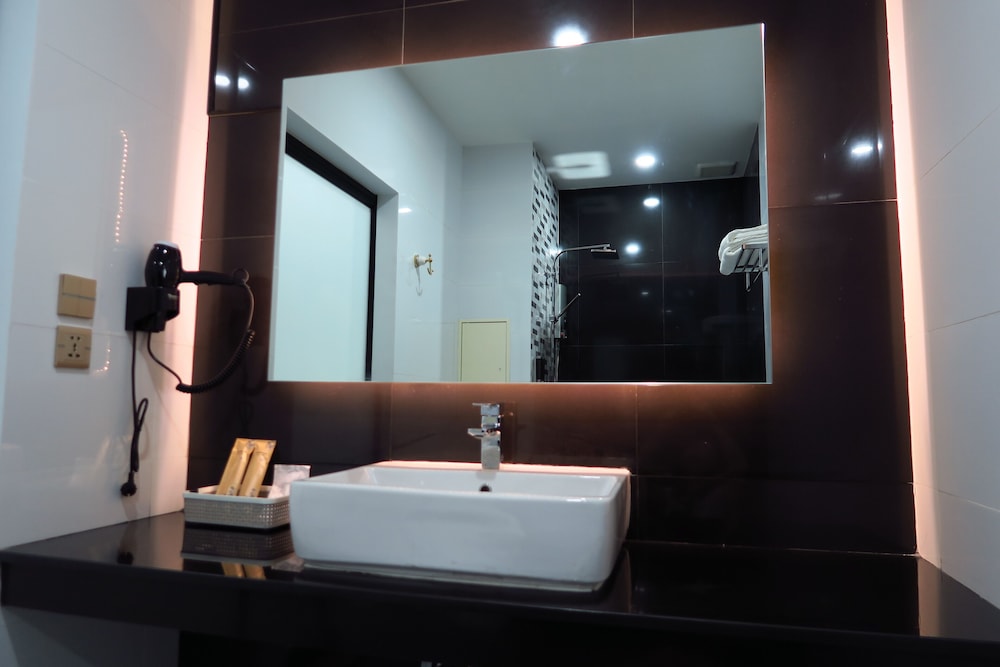 Basic Twin Room - Photo 9