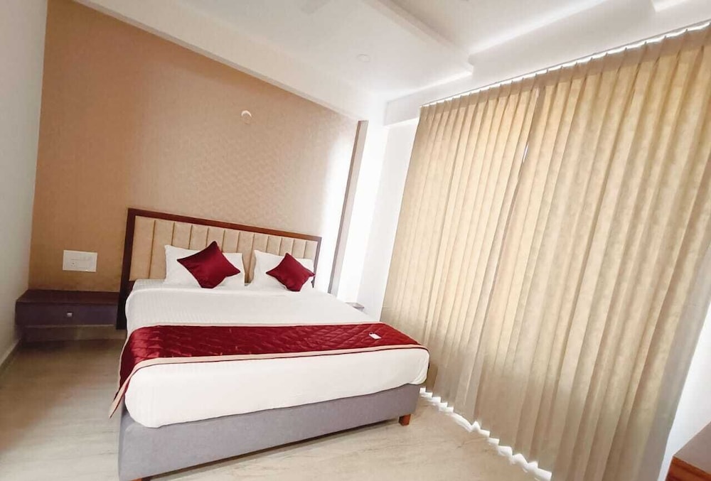 Deluxe Double Room, 1 King Bed, Non Smoking, Air conditioning