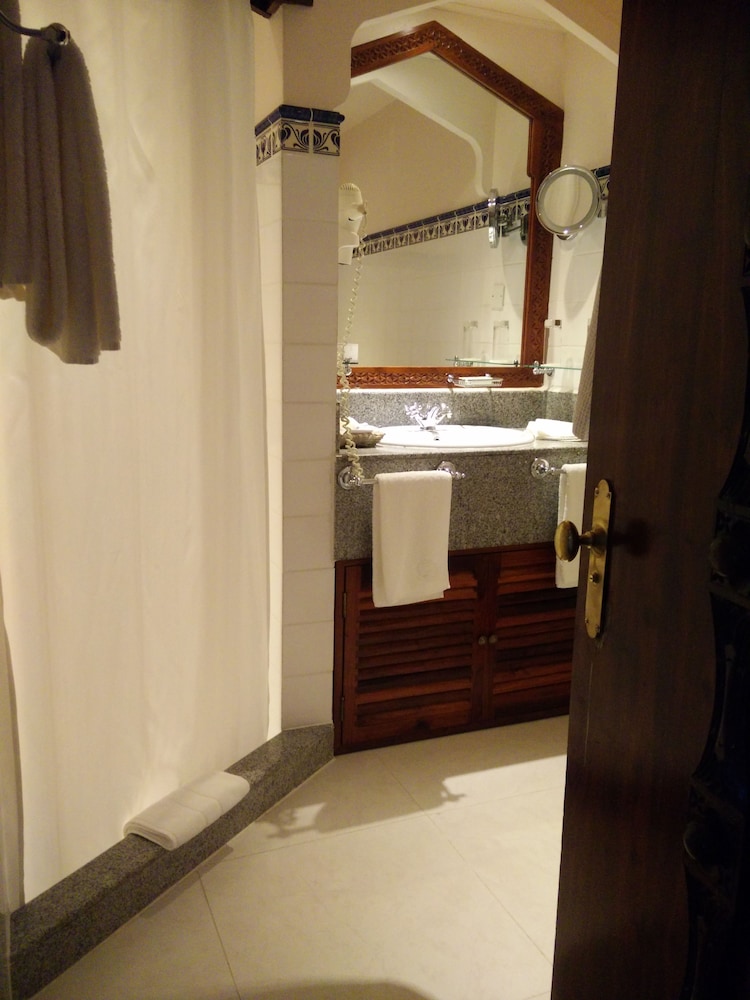 Superior Double or Twin Room, Ocean View - Photo 3
