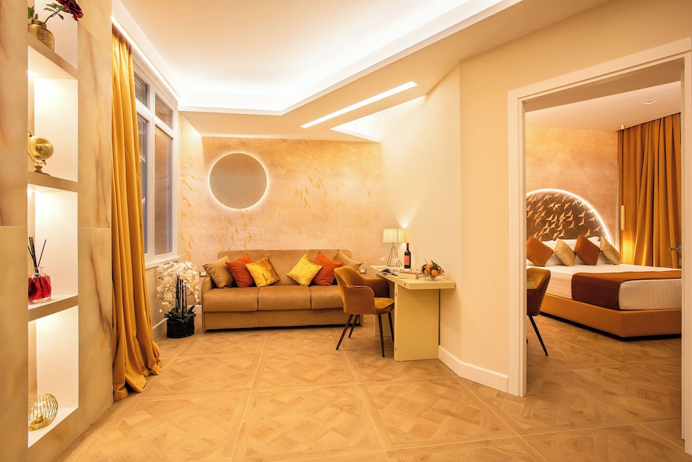 Premier Suite, City View