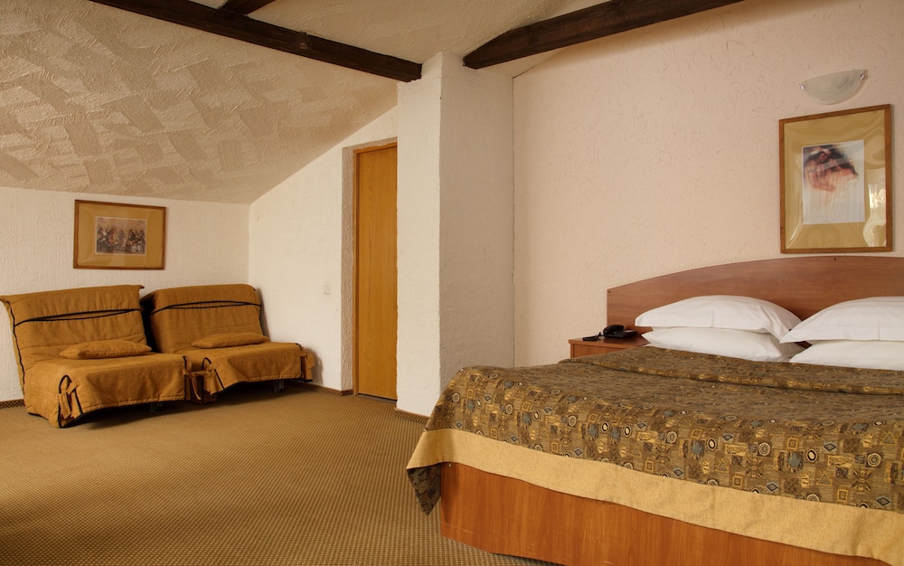 Suite (Country) photo 1