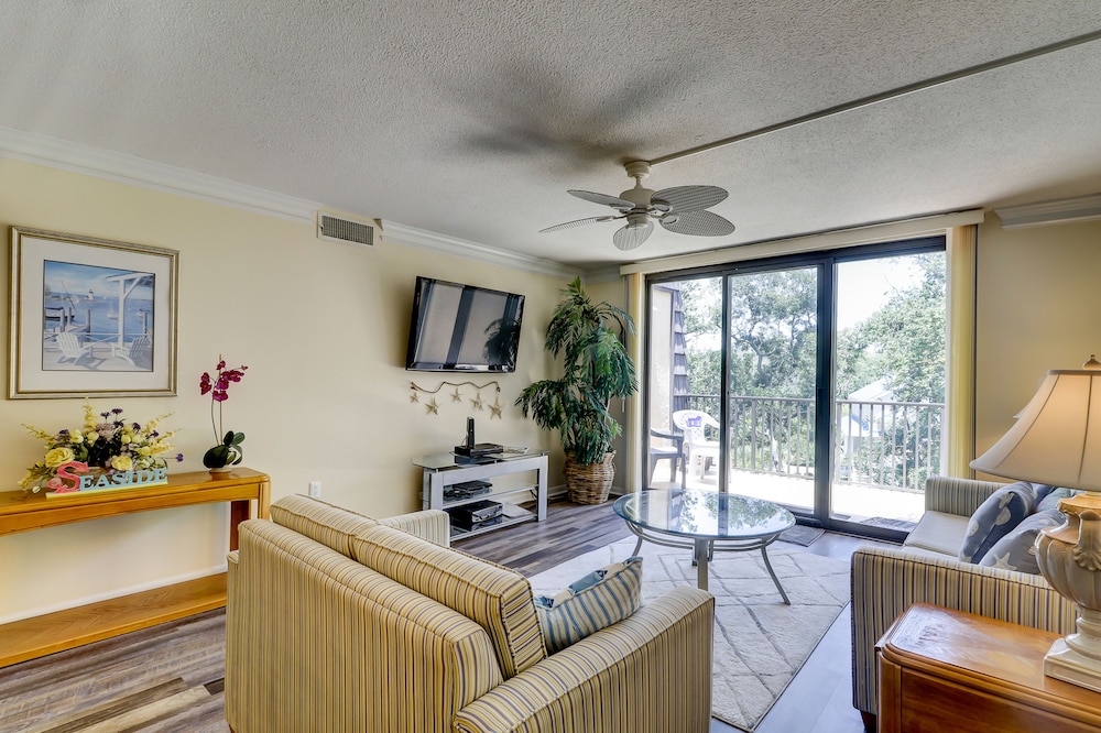Condo, 2 Bedrooms photo 2