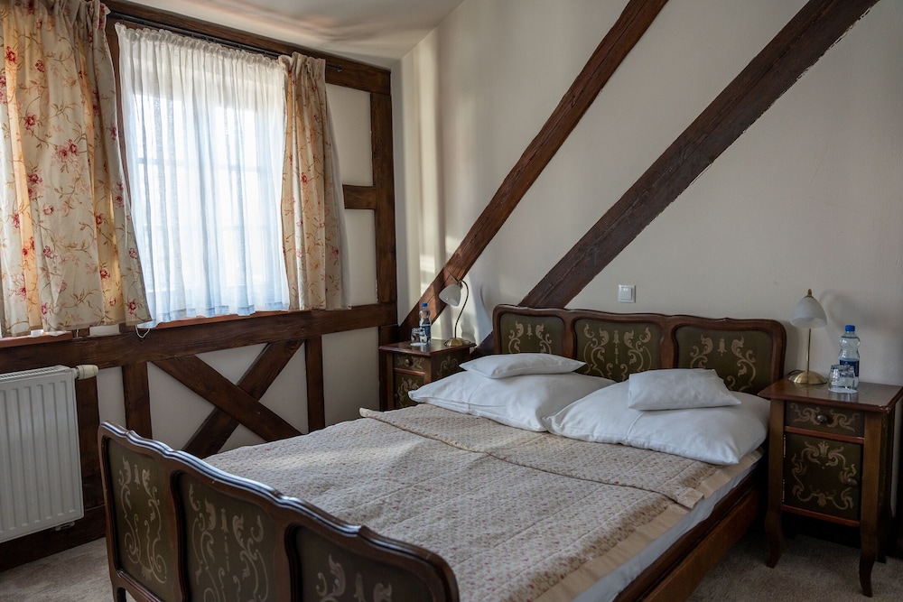 Standard Double or Twin Room - Photo 13