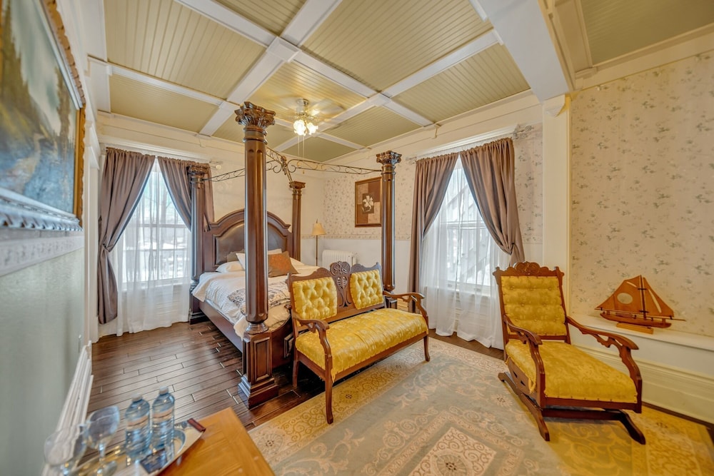 Luxury House photo 1