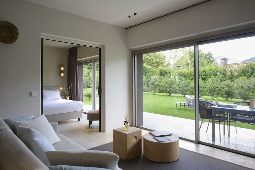 Premium Suite, 2 Bedrooms, Garden View photo 2