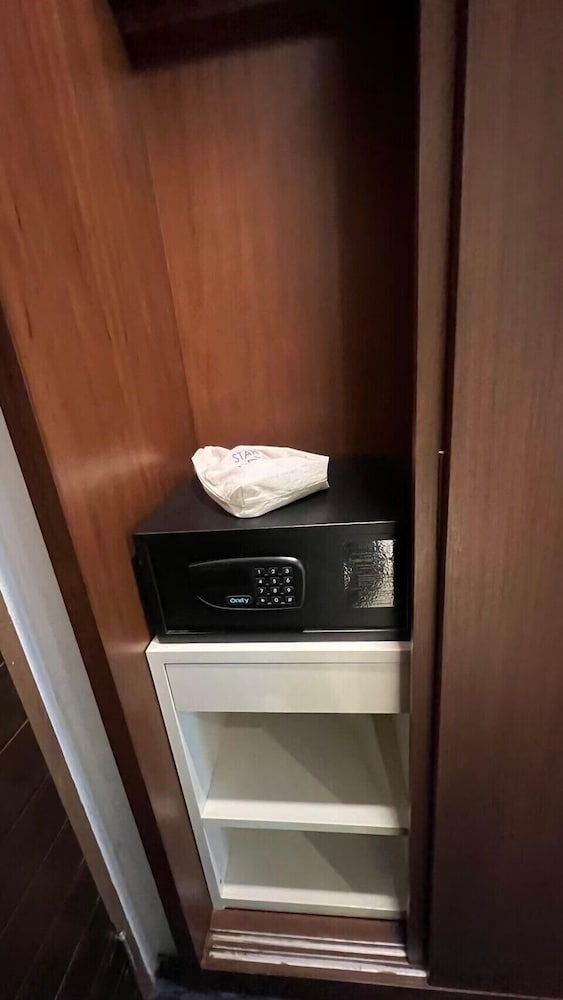 Premier Deluxe Room - Photo 7