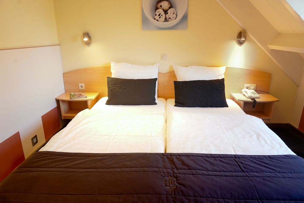 Economy Twin Room, 2 Twin Beds photo 1