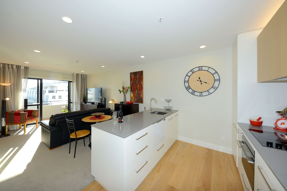 Superior One Bedroom Apartment photo 2
