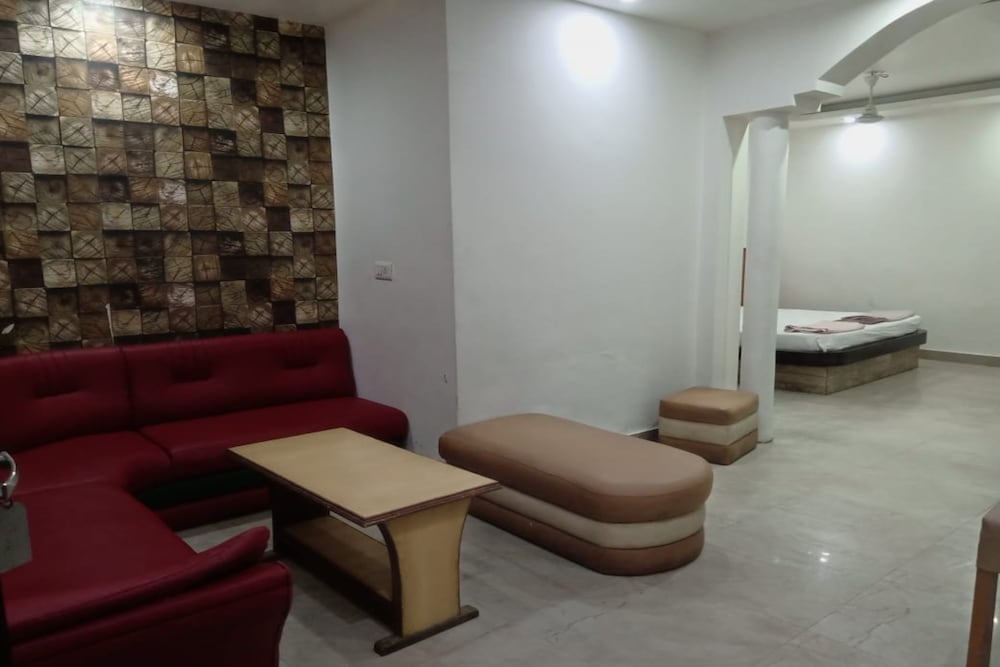 Suite - Photo 5