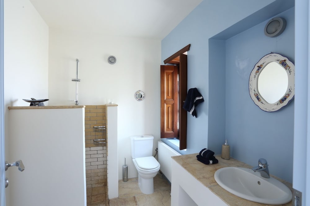 Panoramic House photo 3