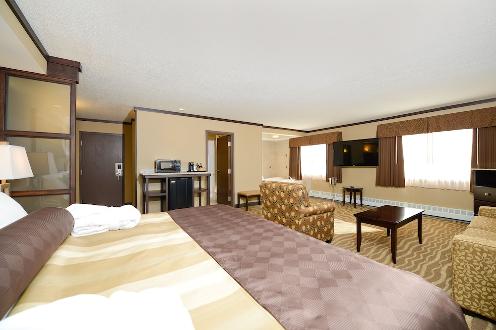 Suite, 1 King Bed photo 1