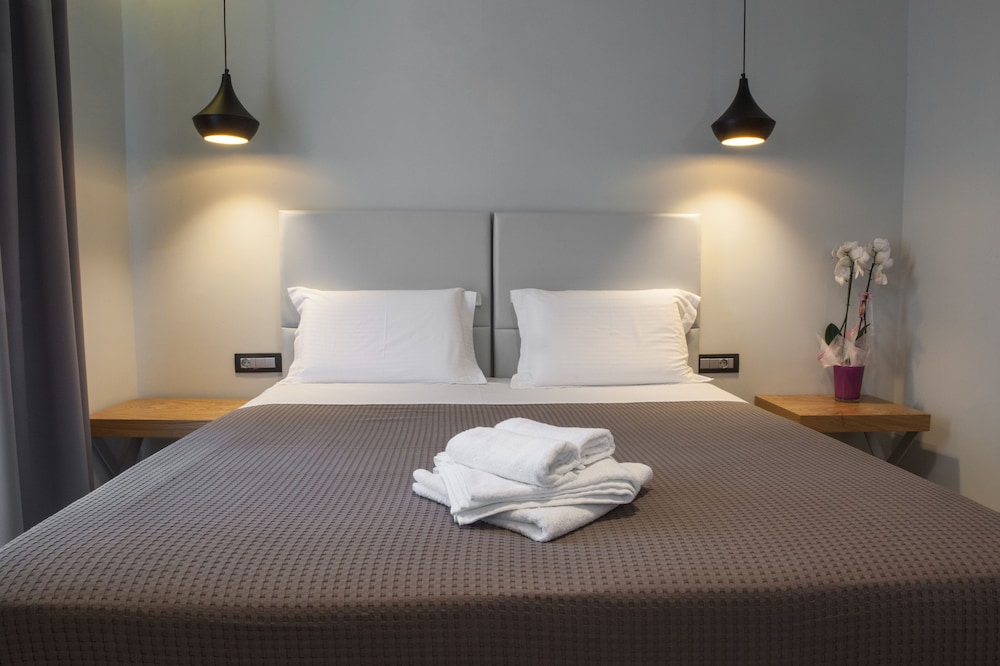 Superior Double Room, Balcony - Photo 7