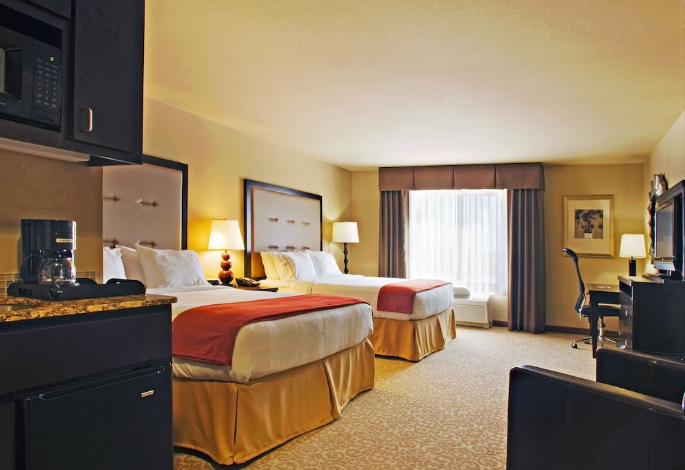 Suite, 1 King Bed, Accessible (Comm, Accessible Tub) - Photo 4