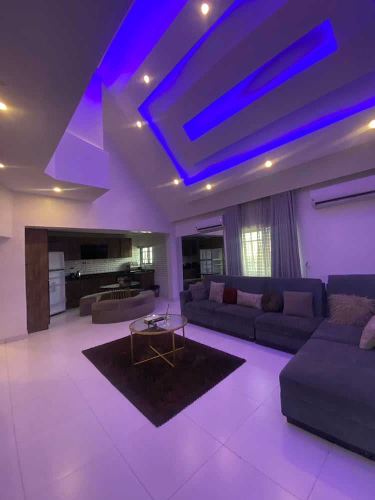 Luxury Apartment, 3 Bedrooms, Smoking, City View