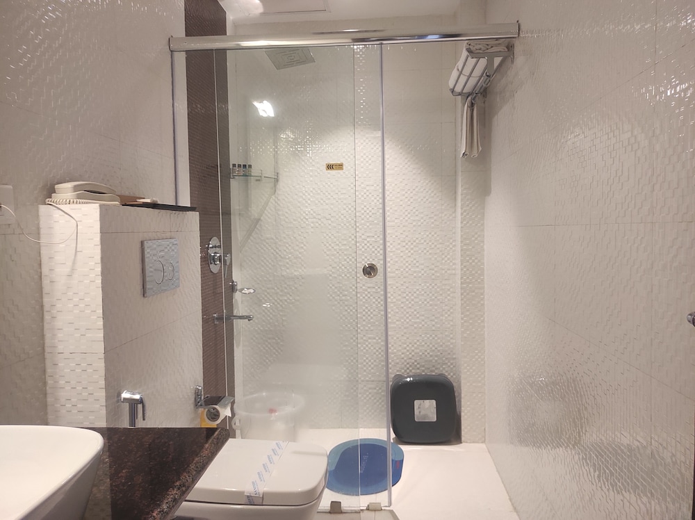 Luxury Room - Photo 16