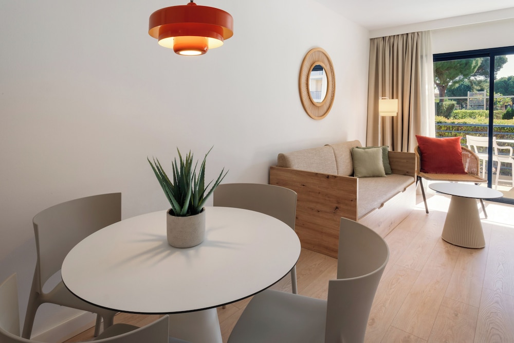 Sol Suite with Kitchen - Photo 3